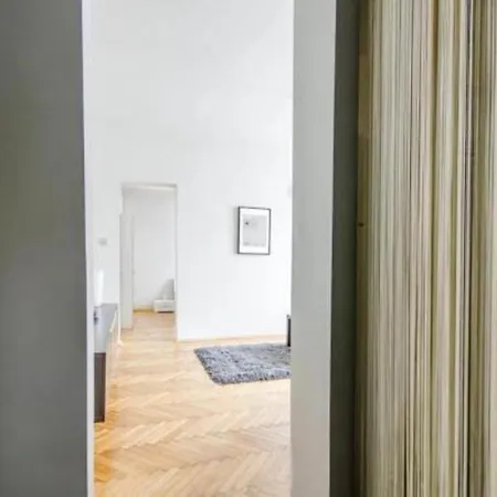 Apartment Penguin 1213 On Bosacka Street Krakau